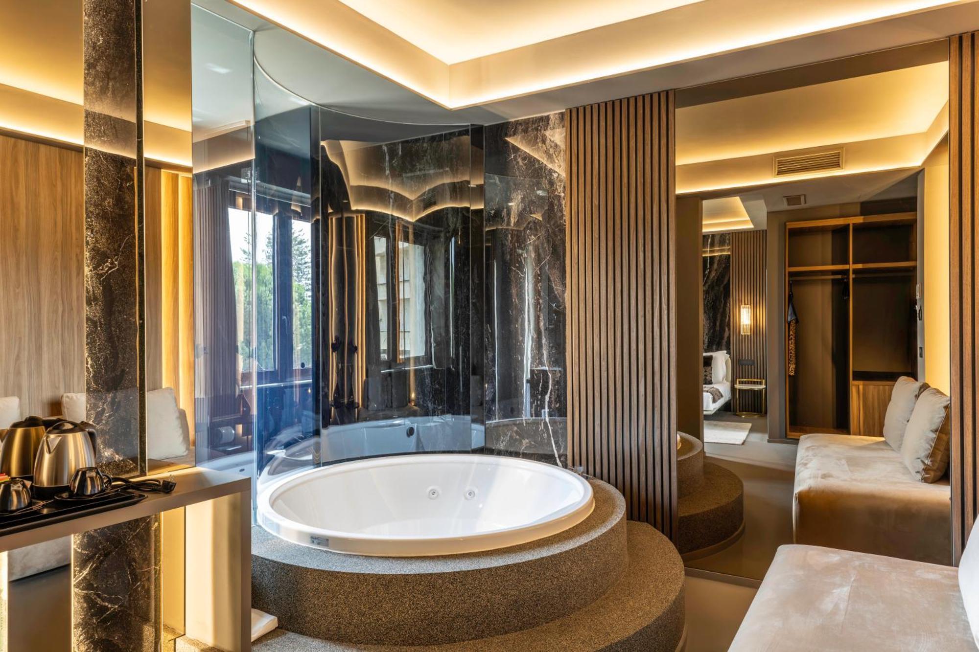 Suite Hot Tub